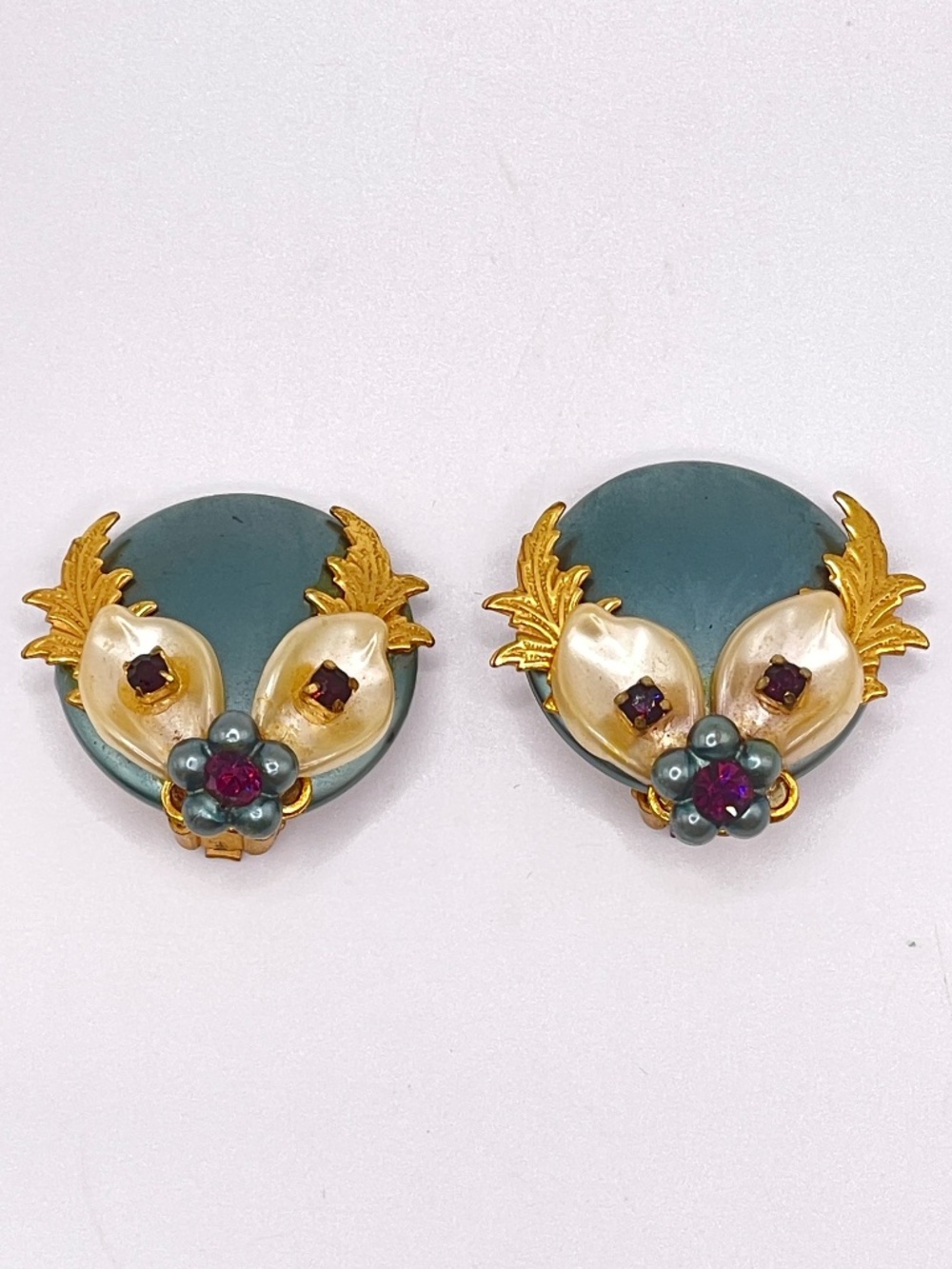 Leru Signed Vintage Clip-on Thermoset Teal Green Plastic Disc Button Earrings